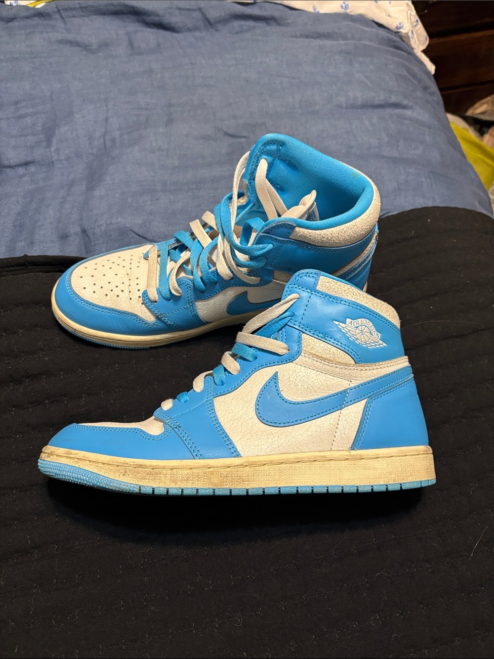 Nike Air Jordan 1 Mid Sneakers - Blue & White